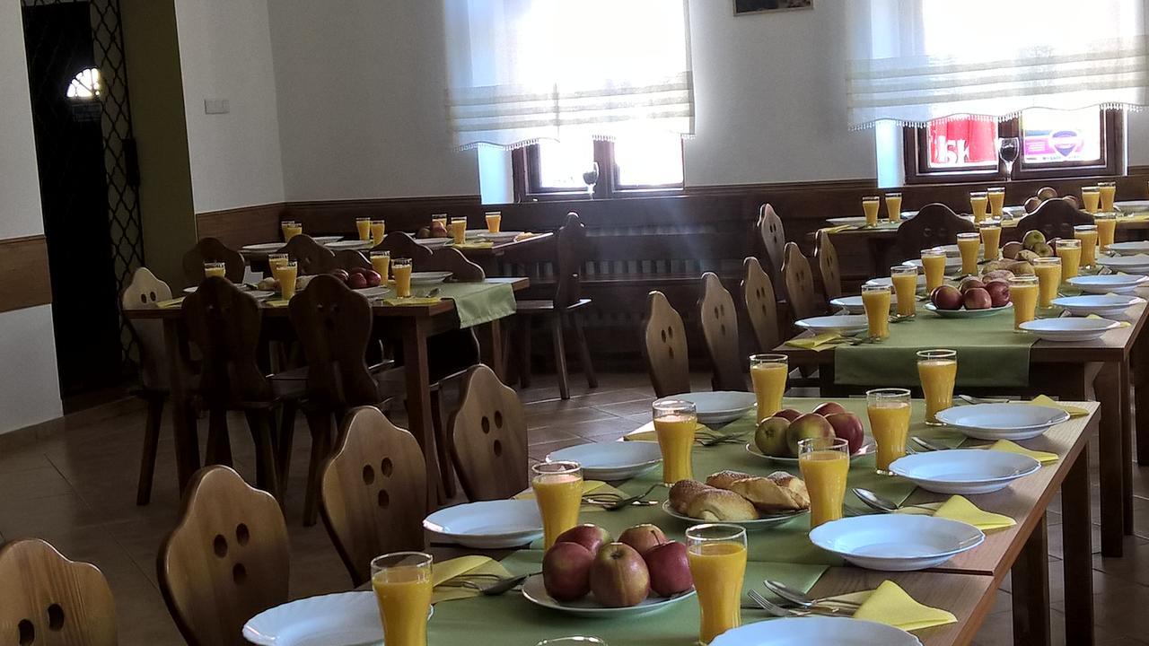 Gosciniec Solan Hotel Jeleniow Ngoại thất bức ảnh